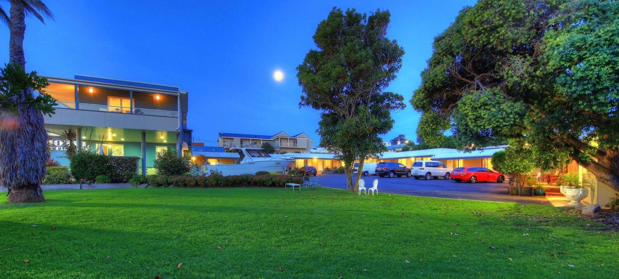 Motor Motel